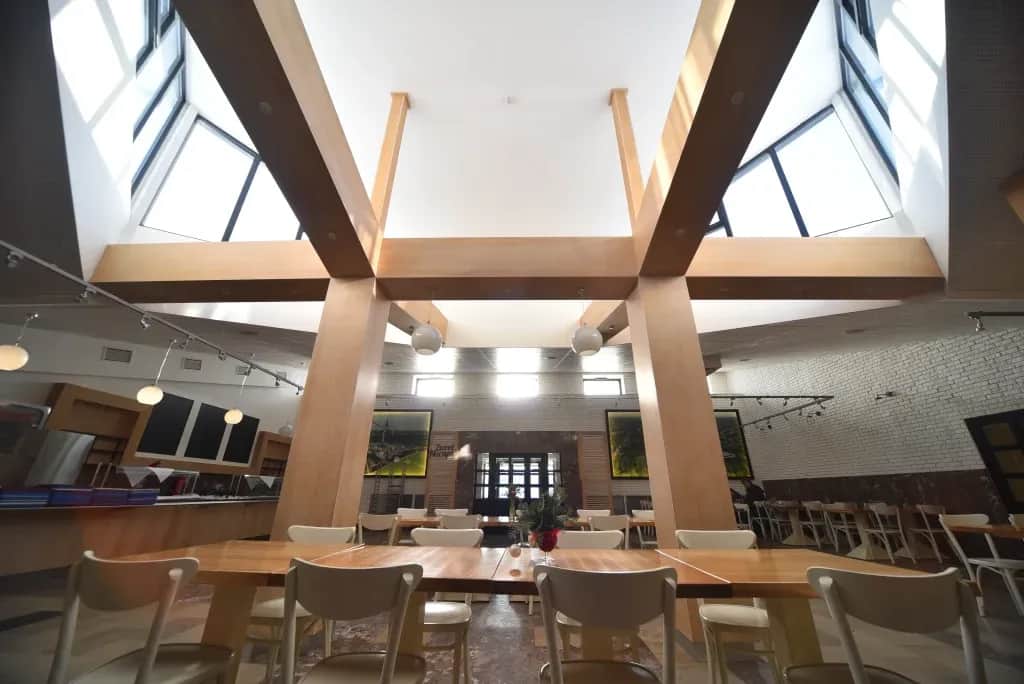 Gdzie zjeść w Jasnej Górze? Najlepsze restauracje i kawiarnie