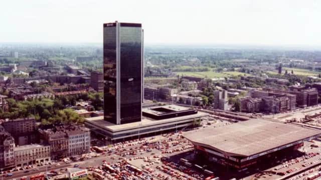 Ile pięter ma hotel Marriott w Warszawie? Odkryj jego sekrety!